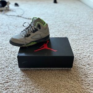 Jordan 5 retro Green Beans Size 5 Youth